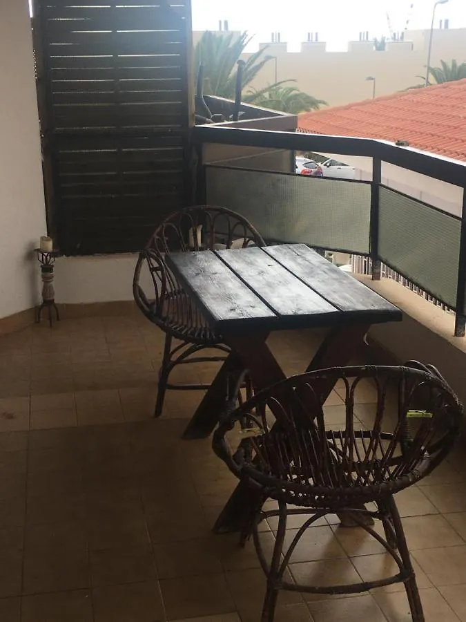 2 Bedroom Apartment Jardines Canarios Los Cristianos Tenerife 阿罗纳