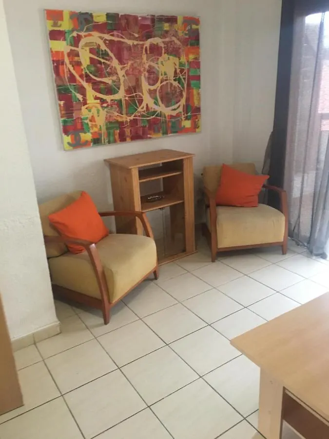 2 Bedroom Apartment Jardines Canarios Los Cristianos Tenerife 阿罗纳