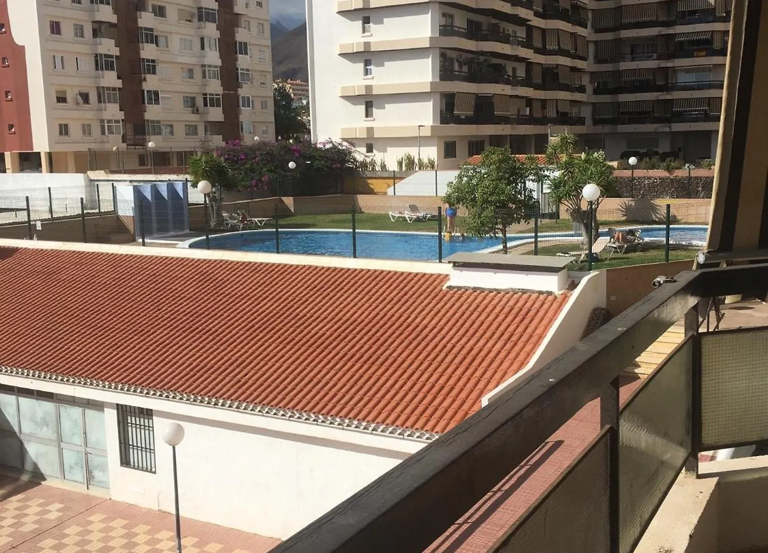 2 Bedroom Apartment Jardines Canarios Los Cristianos Tenerife 阿罗纳